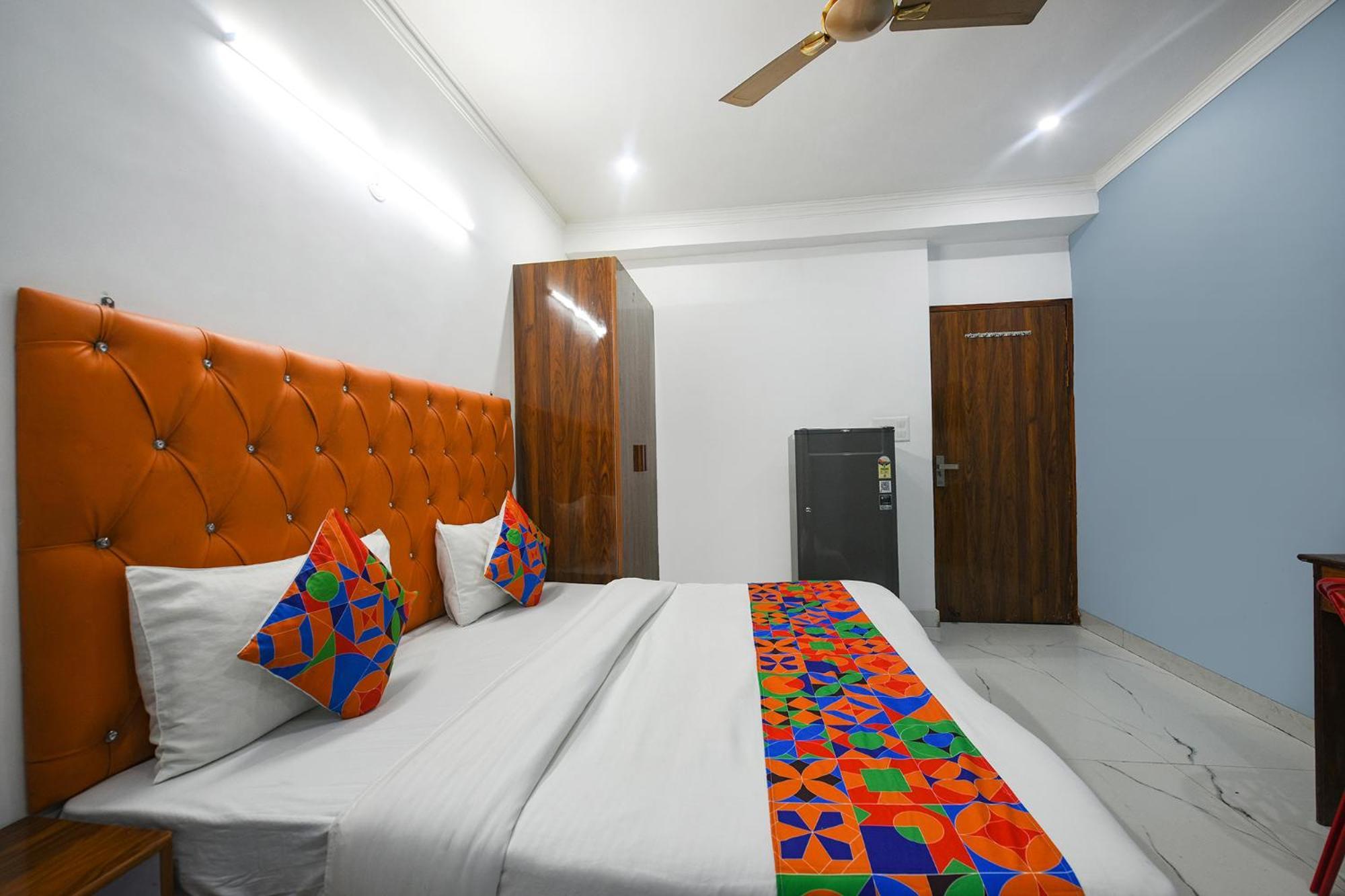 Fabhotel Wonderland Studio Rooms คูร์เคาน์ ภายนอก รูปภาพ