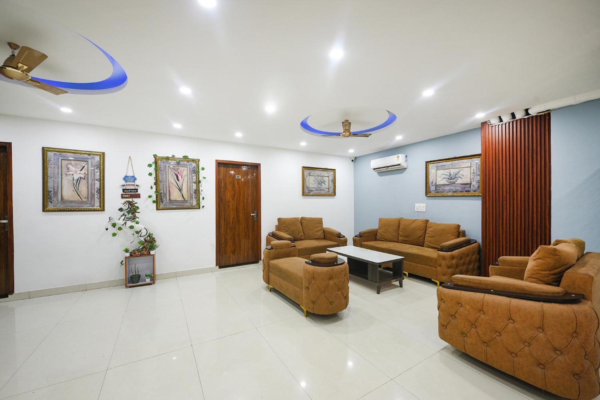 Fabhotel Wonderland Studio Rooms คูร์เคาน์ ภายนอก รูปภาพ