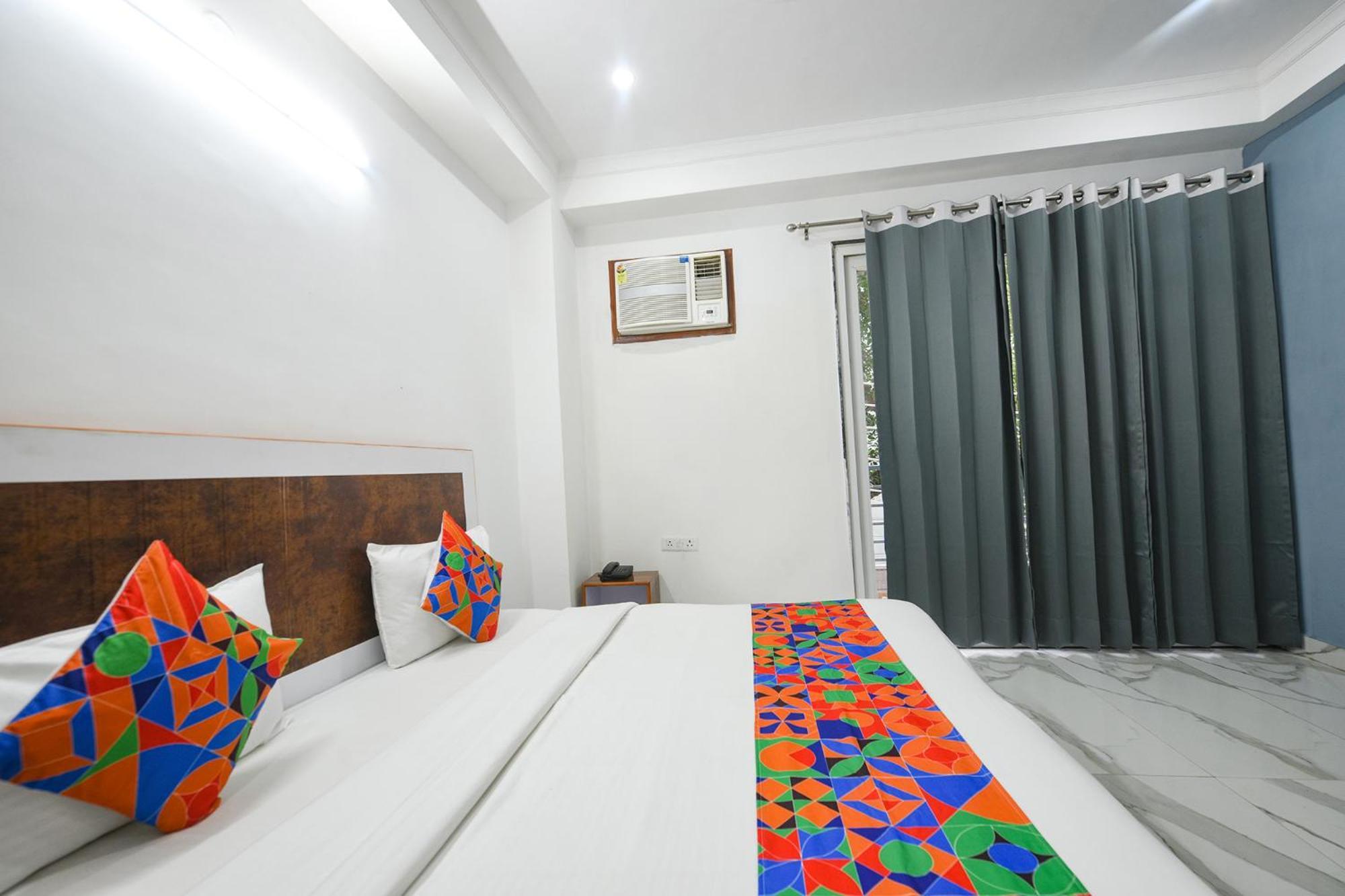 Fabhotel Wonderland Studio Rooms คูร์เคาน์ ภายนอก รูปภาพ