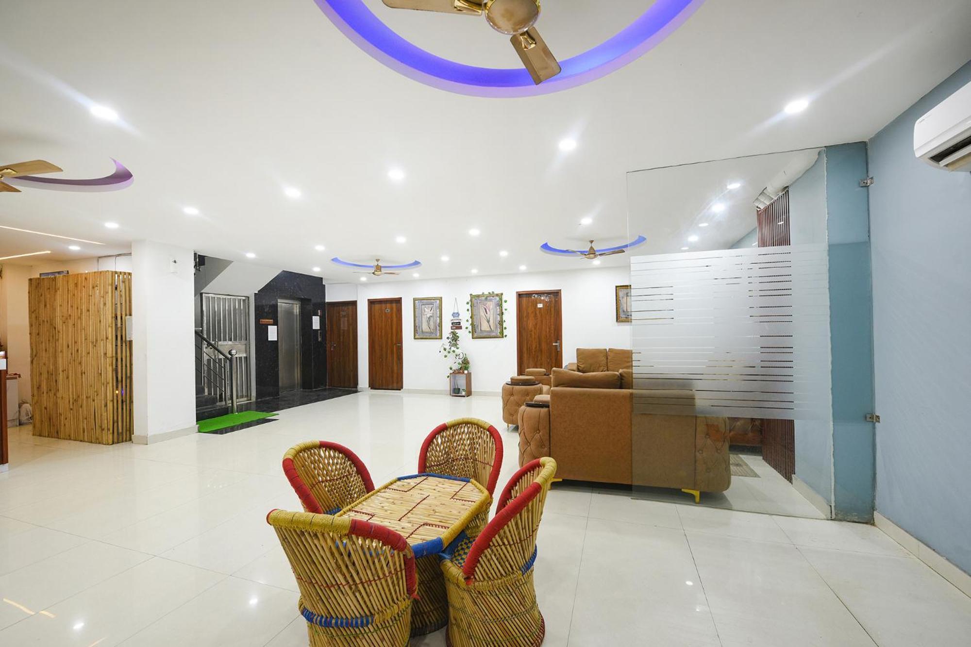Fabhotel Wonderland Studio Rooms คูร์เคาน์ ภายนอก รูปภาพ