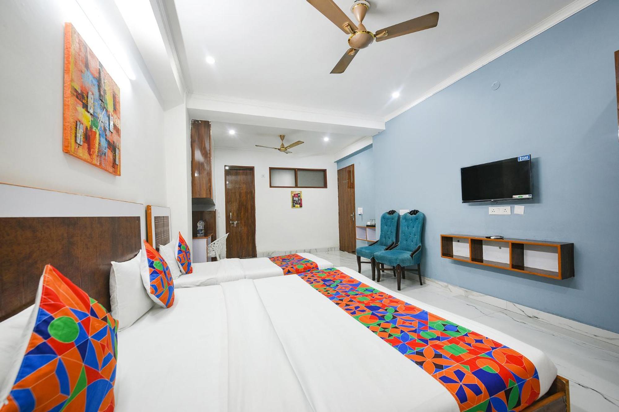 Fabhotel Wonderland Studio Rooms คูร์เคาน์ ภายนอก รูปภาพ