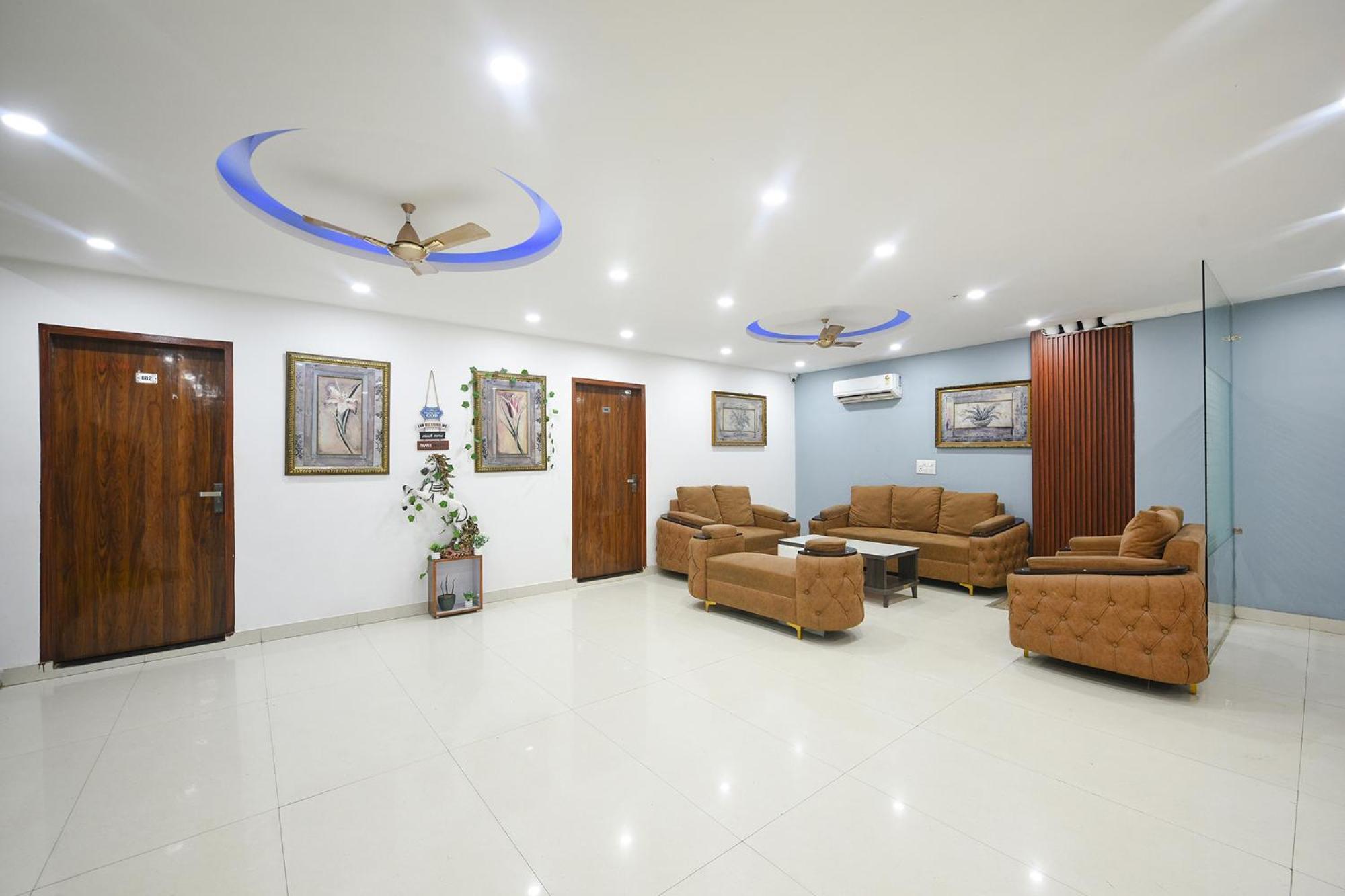 Fabhotel Wonderland Studio Rooms คูร์เคาน์ ภายนอก รูปภาพ
