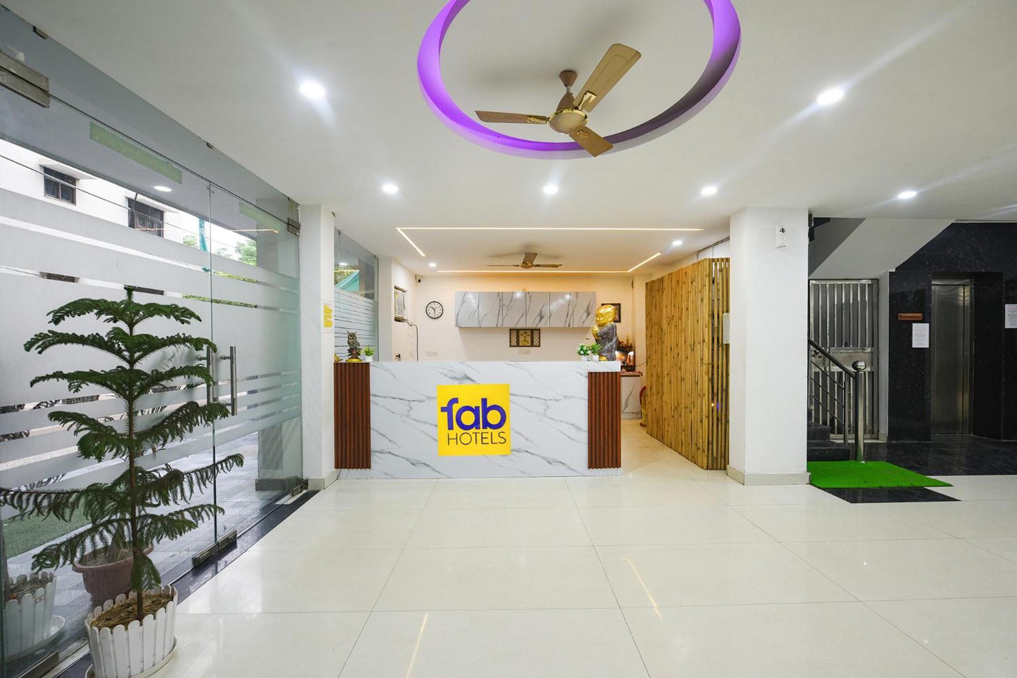 Fabhotel Wonderland Studio Rooms คูร์เคาน์ ภายนอก รูปภาพ