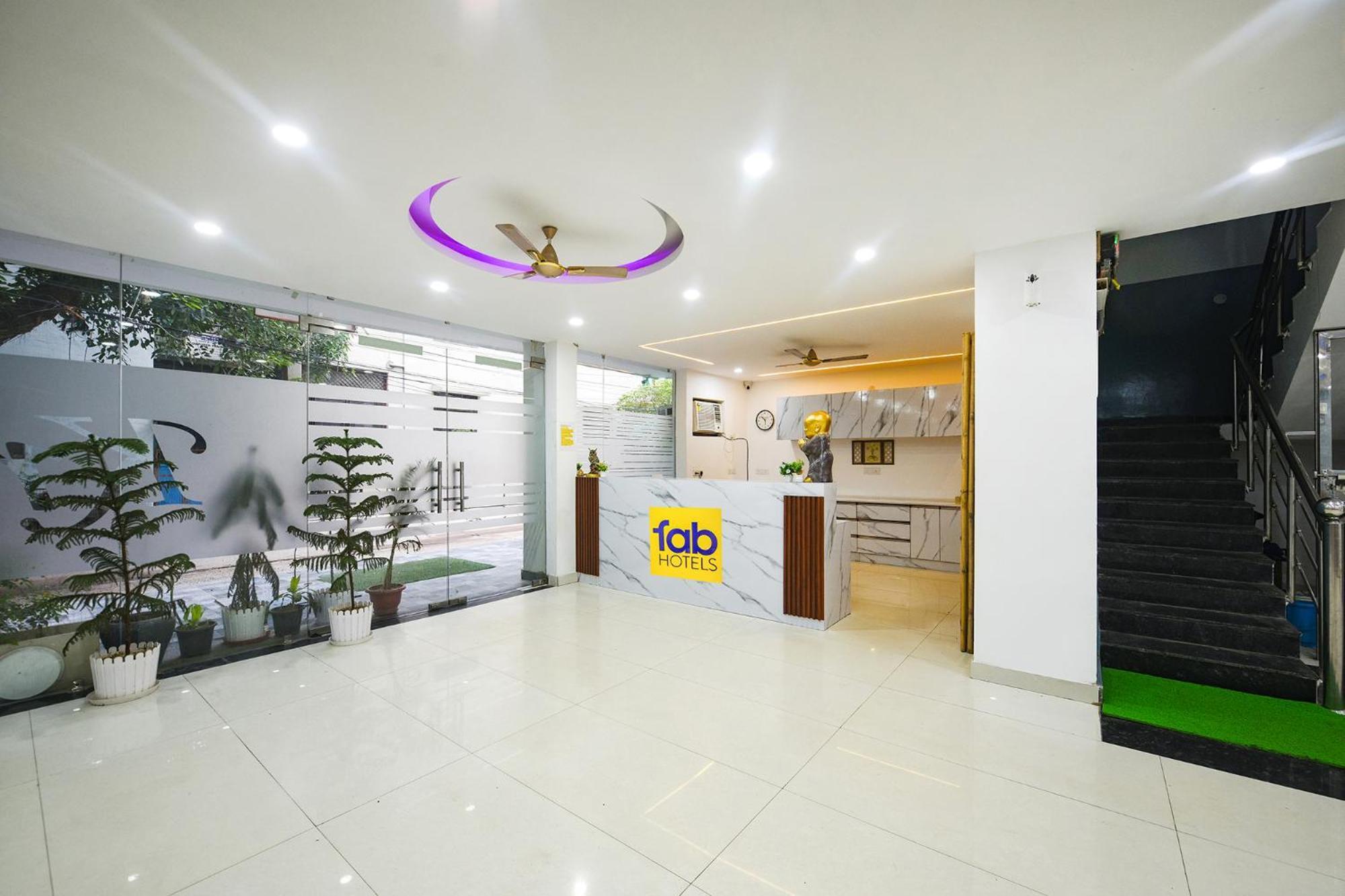 Fabhotel Wonderland Studio Rooms คูร์เคาน์ ภายนอก รูปภาพ